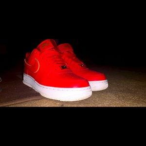 Nike Air Force 1’s Red (women’s)